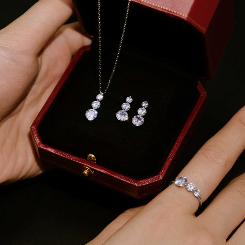 Set nakita S925 srebro: prsten sa cirkonom, ogrlica u laganom luksuzu i naušnice (S925; cirkon; lagani luksuz; set uključuje prsten, ogrlicu i naušnice)