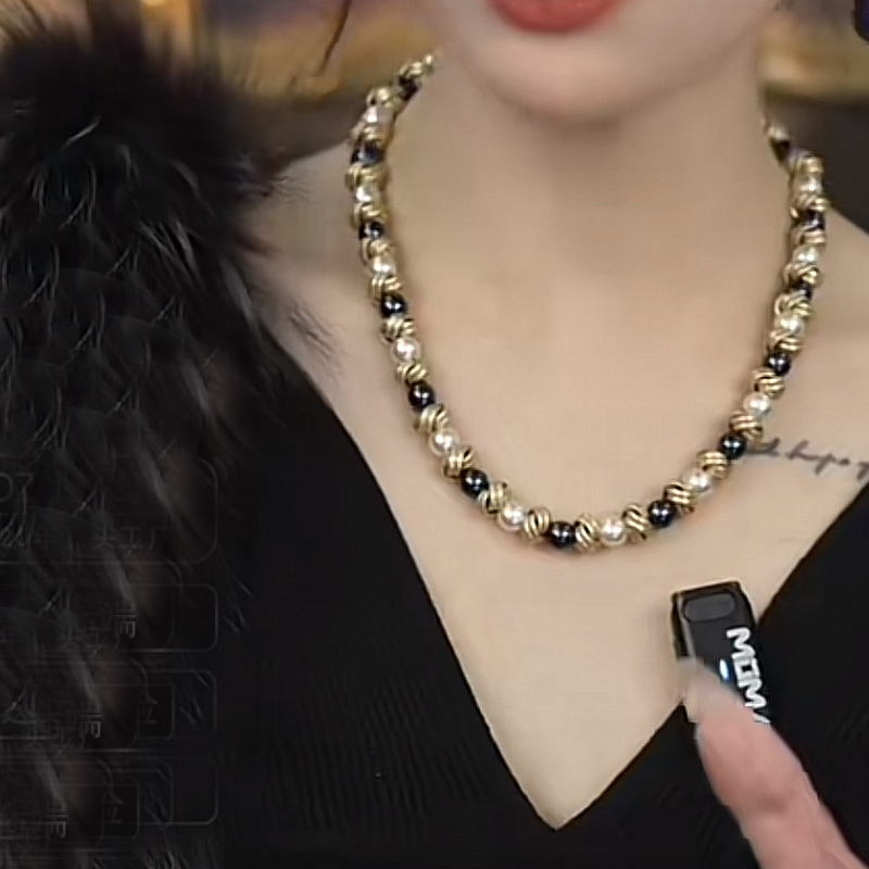 S925 ezüst lánccal készült kagylógyöngyös nyaklánc, kerek gyöngyök, luxus dizájn