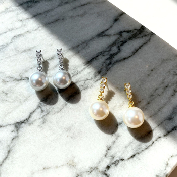 Cercei cu formă geometrică, stil zână; material: sidef; tijă de urechi: argint 925; finisaj: electroplacare.