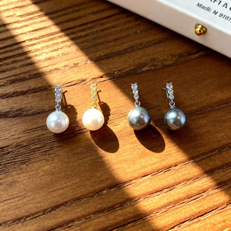 Cercei cu formă geometrică, stil zână; material: sidef; tijă de urechi: argint 925; finisaj: electroplacare.