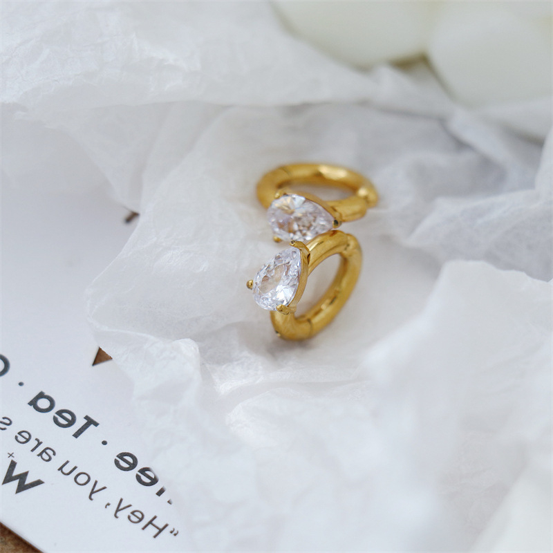 Fülcsipesz fülbevaló – titan‑cső, elektropolírozás, édes hűvös szél stílus, személyes tendencia