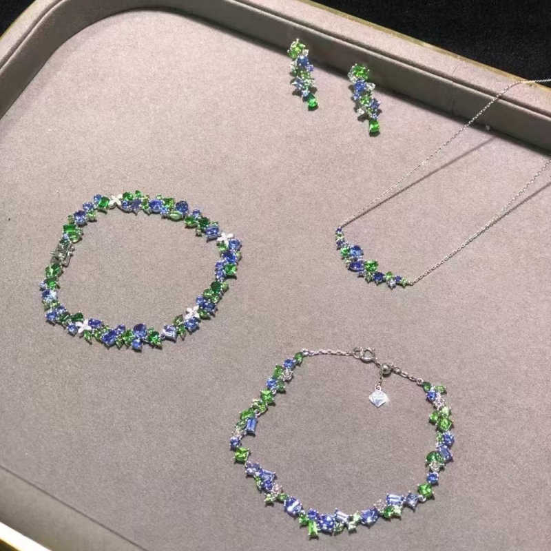 Set de bijuterii din trei piese: rhinestones verzi-azurii, geometrice, multistrat, aliaj, 41–50 cm