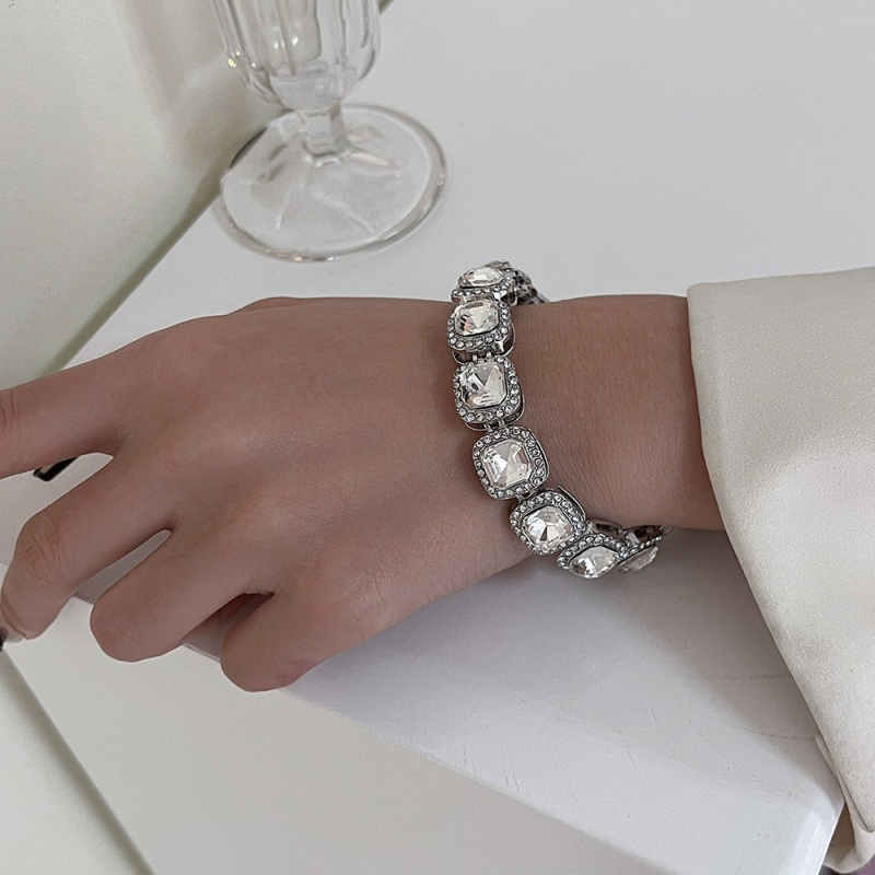 Colier cu pandantiv din aliaj, lanț regulat, tratament cristal, model: Iubire / Picături de apă / Clopot, stil Jazz Wind retro