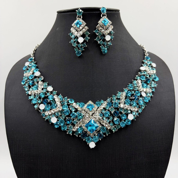 Vjenčani set nakita: naušnice i ogrlica; rhinestones kristali; legura; galvanizirano pokovavanje; lanac tipa O