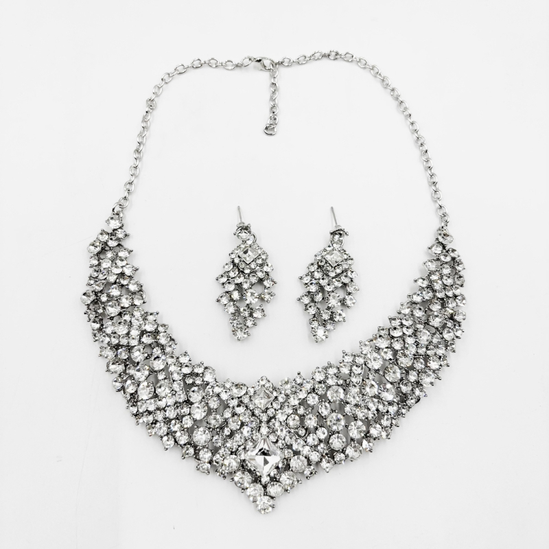 Vjenčani set nakita: naušnice i ogrlica; rhinestones kristali; legura; galvanizirano pokovavanje; lanac tipa O