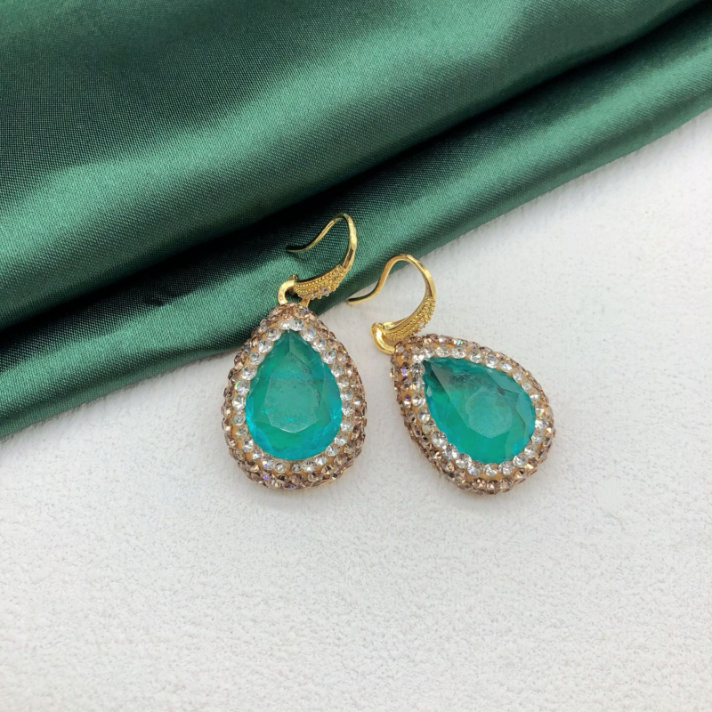 Set nakita: Paraiba materijal, dijamantno postavljen, kapkovitog oblika privjesak, kutija lanac, uključuje naušnice, ogrlicu i prsten