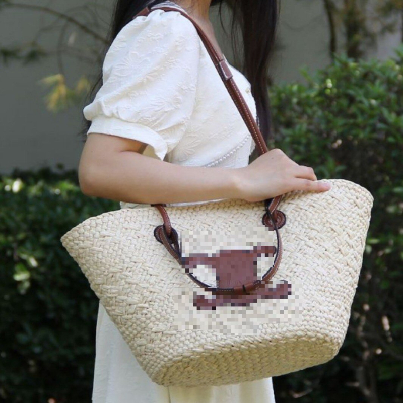 Válltáska papírral szőtt anyagból, városi letisztult stílus, dumpling alakú, nyitott tetejű, belső zseb a mobiltelefon számára