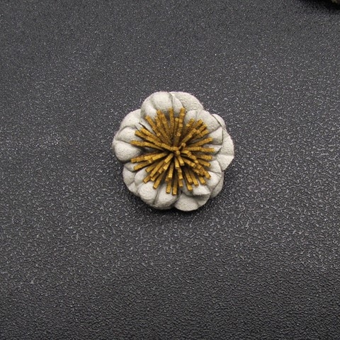 Cvjetna corsage broš, unisex, tkanina, vintage stil, tiskani dizajn