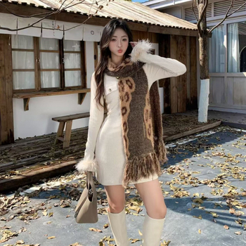 Шал Nothing — плюшен warp-knit шал за зимна топлина