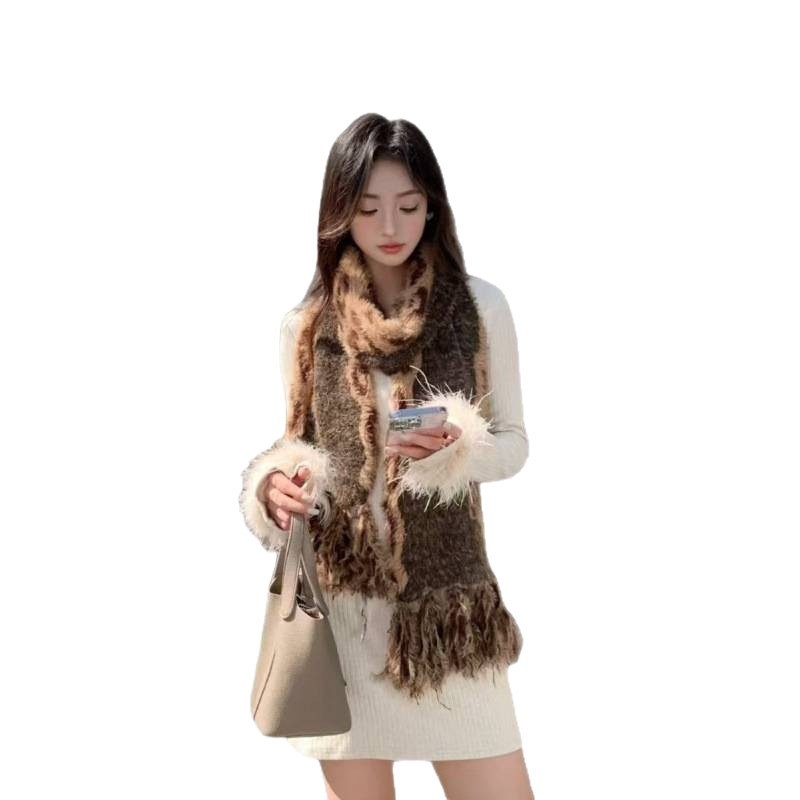 Шал Nothing — плюшен warp-knit шал за зимна топлина