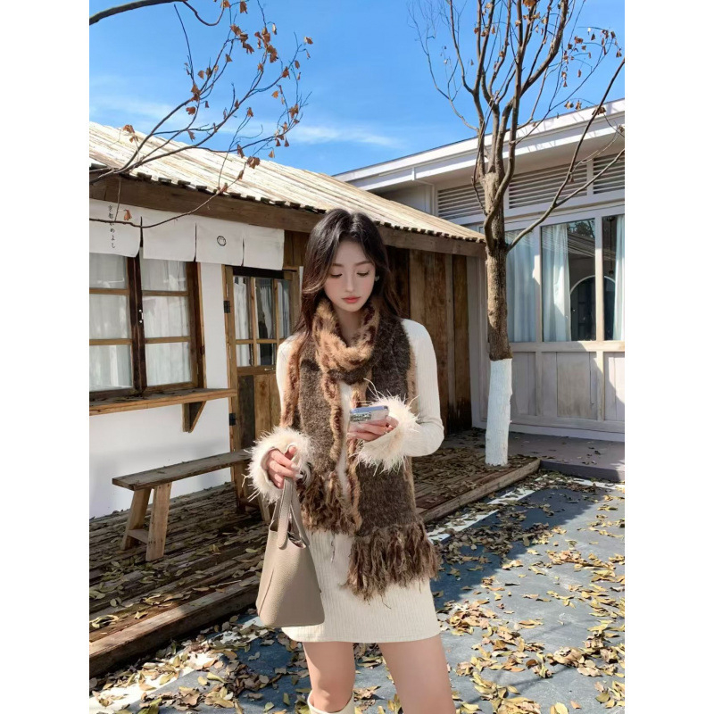 Шал Nothing — плюшен warp-knit шал за зимна топлина