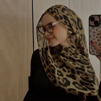 Дълъг шал с леопардов принт, полиестер, warp-knitted текстил, Spring 2025 лансиране, модерен градски стил