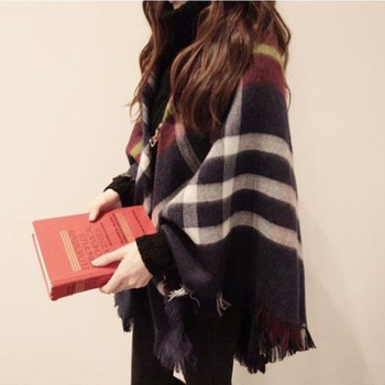 Pelerina s resicama, karirana, unisex (Materijal: akril/umjetna vuna; Uzorak: geometrijski; Pletenje: twill; Funkcija: održava toplinu; Sezona: jesen 2024)