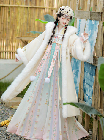 Sievietes Hanfu jaka Tang dinastijas stilā, samta biezinājums, izšuvums, piedurknes tipa pipa, poliestera audums