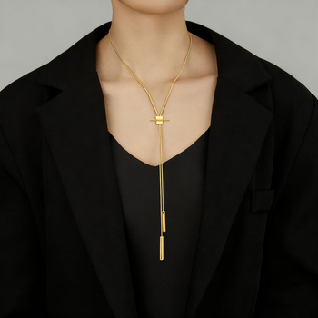 Pikk kaelakee vasest sulamiga, geomeetriline ahel, naiste moe stiil, sügis 2025