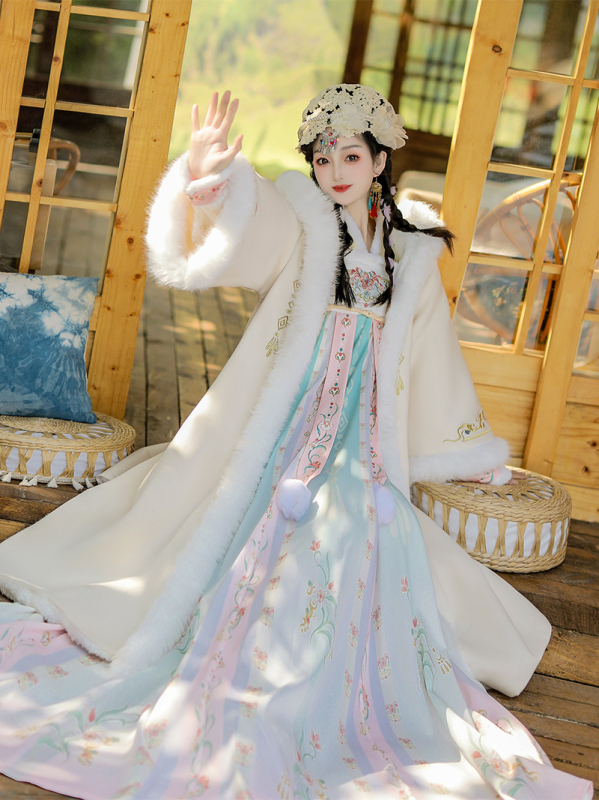 Sieviešu Tang dinastijas Hanfu apmetnis, ģeometrisks raksts (poliestera audums >95%, Pipa piedurknes, izšūšana, rudens 2025)