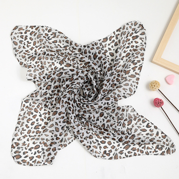 Шифонен шал с леопардов принт, малък квадратен за жени, декоративен аксесоар за всички сезони
