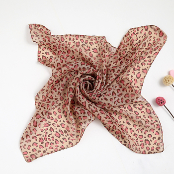 Шифонен шал с леопардов принт, малък квадратен за жени, декоративен аксесоар за всички сезони