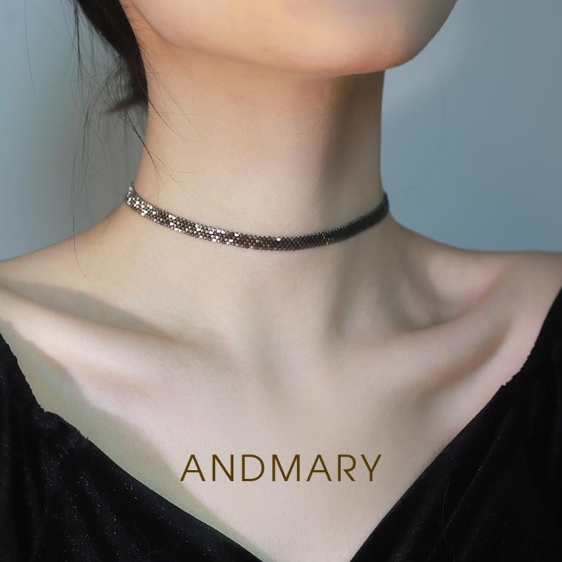 Minimalistinis antikvarinių karoliukų vėrinys-choker su elektroplakavimo apdaila