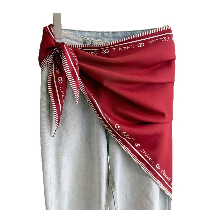 Culottes višeslojno krojene s trokutastim šalom — twill satenski materijal, ljetna kolekcija 2025, svestran gradski stil