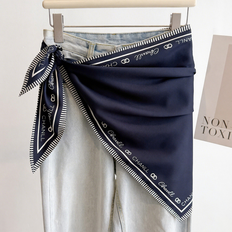 Culottes višeslojno krojene s trokutastim šalom — twill satenski materijal, ljetna kolekcija 2025, svestran gradski stil