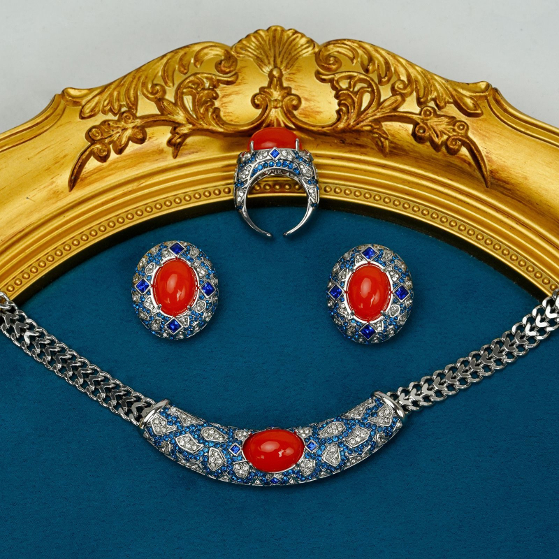 Set nakita: naušnice, ogrlica i prsten u stilu dvorskog vintage — elegantan, svestran, profinjen, luksuzan