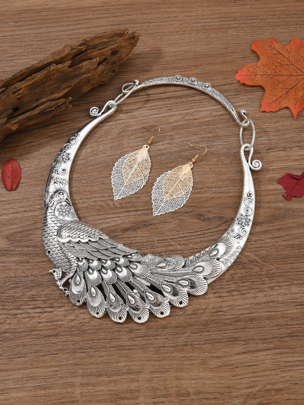 Σετ κολιέ και σκουλαρίκια από κράμα ψευδάργύρου, με στριφτή αλυσίδα, ηλεκτροπλατίωση, μενταγιόν με μοτίβο αστερισμού, εθνο-λαϊκό ρετρό στυλ, φθινοπωρινή έκδοση 2025