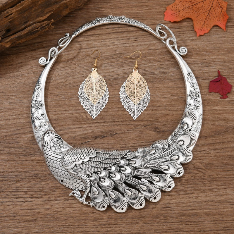 Σετ κολιέ και σκουλαρίκια από κράμα ψευδάργύρου, με στριφτή αλυσίδα, ηλεκτροπλατίωση, μενταγιόν με μοτίβο αστερισμού, εθνο-λαϊκό ρετρό στυλ, φθινοπωρινή έκδοση 2025