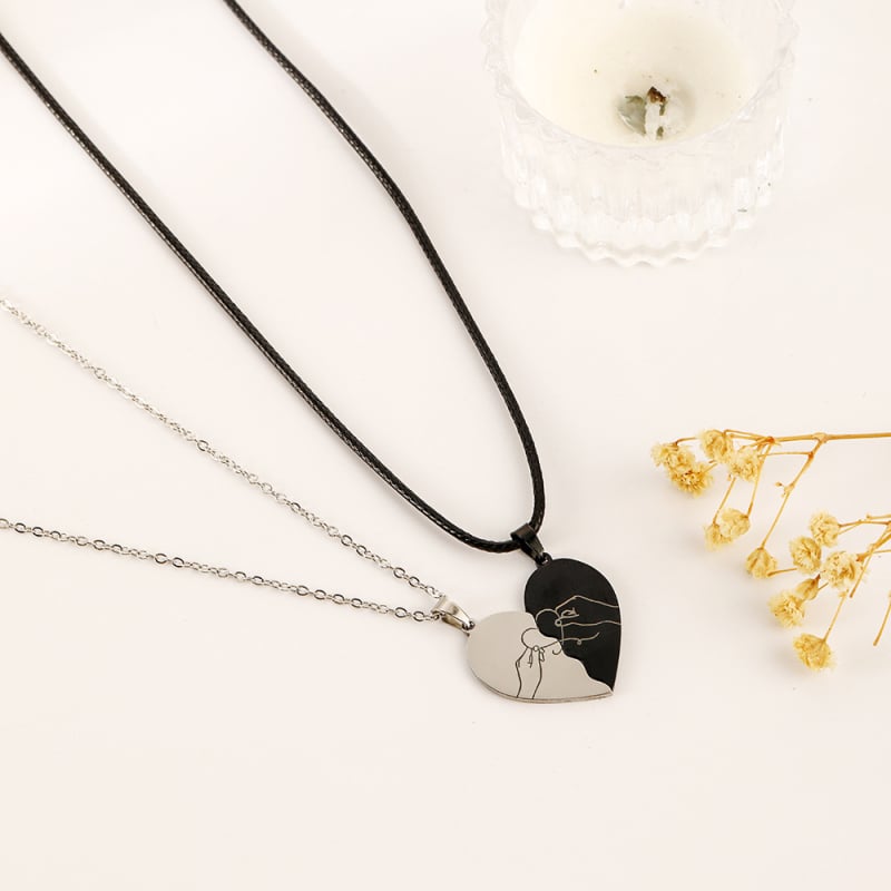 Set de coliere pentru cuplu, minimalist, din oțel inoxidabil, cu pandantiv din oțel de titan, lanț încrucișat și inimă