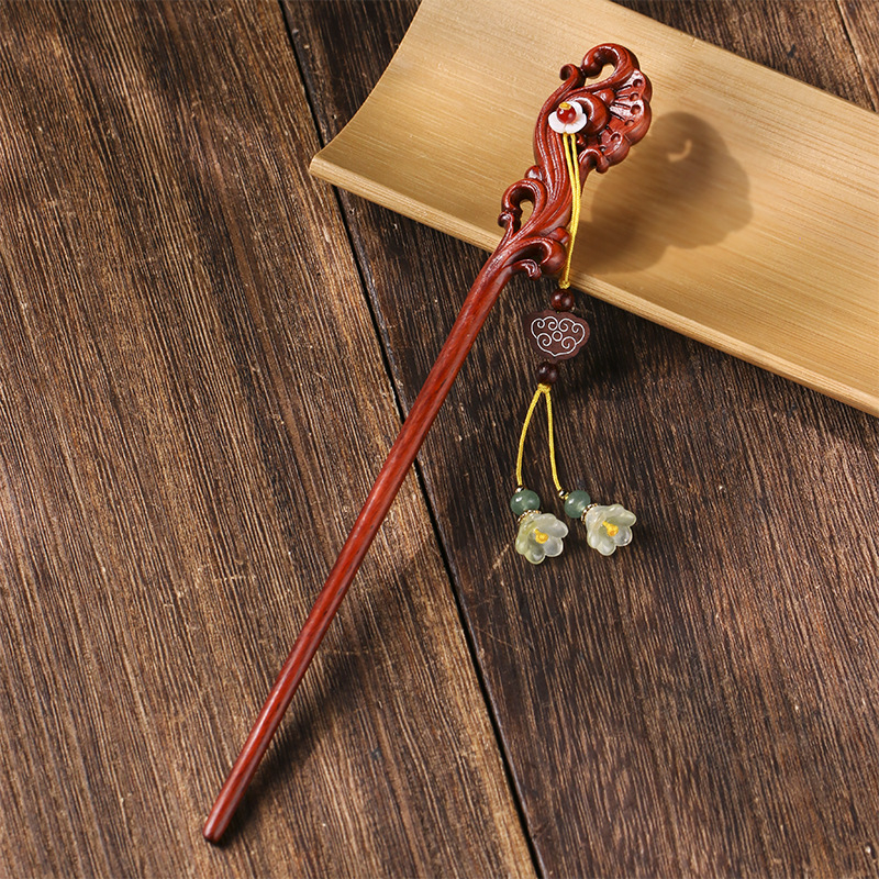 Hajtć za kosu od palisandra, retro stil; Materijal: Lobular red sandalwood; SKU: 6234750; Katalog: Ljeto 2021