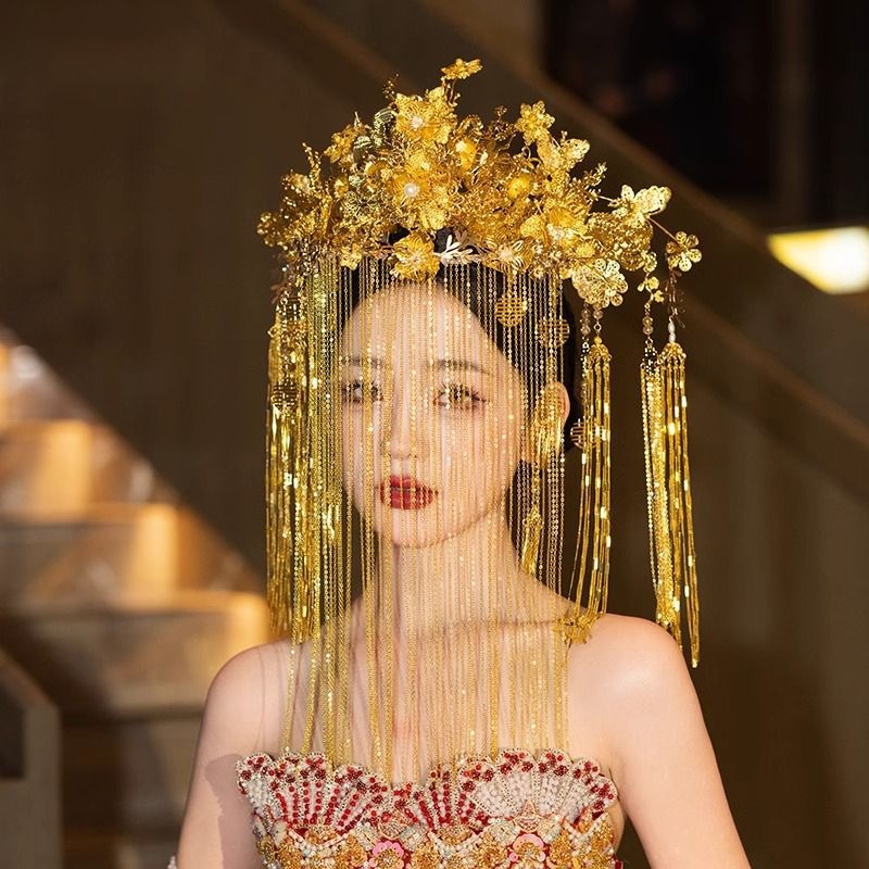 Булчински комплект за глава - сплавна корона в дворцов стил с флорална шарка, воал и фиби за коса (Пролет 2025)