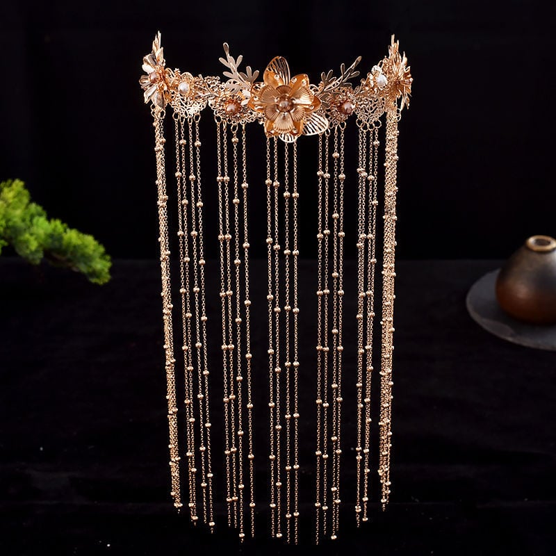 Булчински комплект за глава - сплавна корона в дворцов стил с флорална шарка, воал и фиби за коса (Пролет 2025)