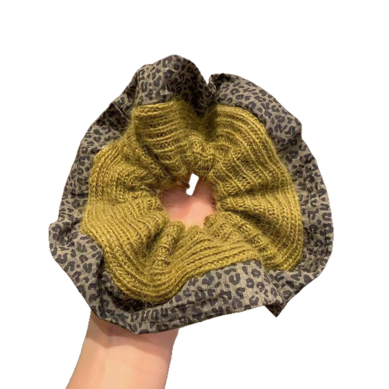 Gumica za kosu od pletenog materijala, visoka elastičnost, vintage stil, književni retro, jesen 2025