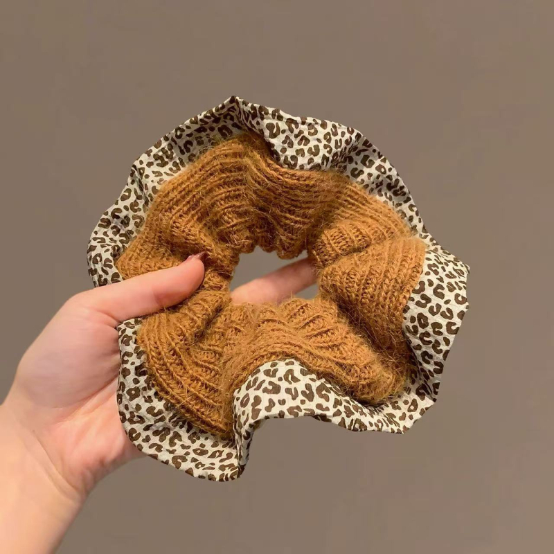 Gumica za kosu od pletenog materijala, visoka elastičnost, vintage stil, književni retro, jesen 2025