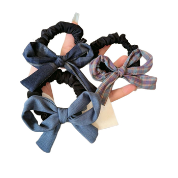 Galvos aksesuaras kolegijos stiliui — kaspinė iš audinio, rankų darbas, prekės kodas A449, vasara 2025