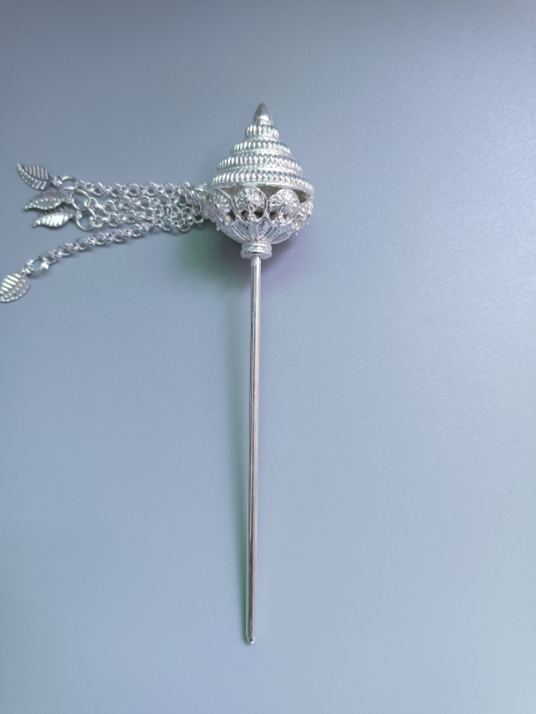 Juukseklips peakatte aksessuaarina — rahvuslik stiil, naine, segu, elektroplating, Monolith