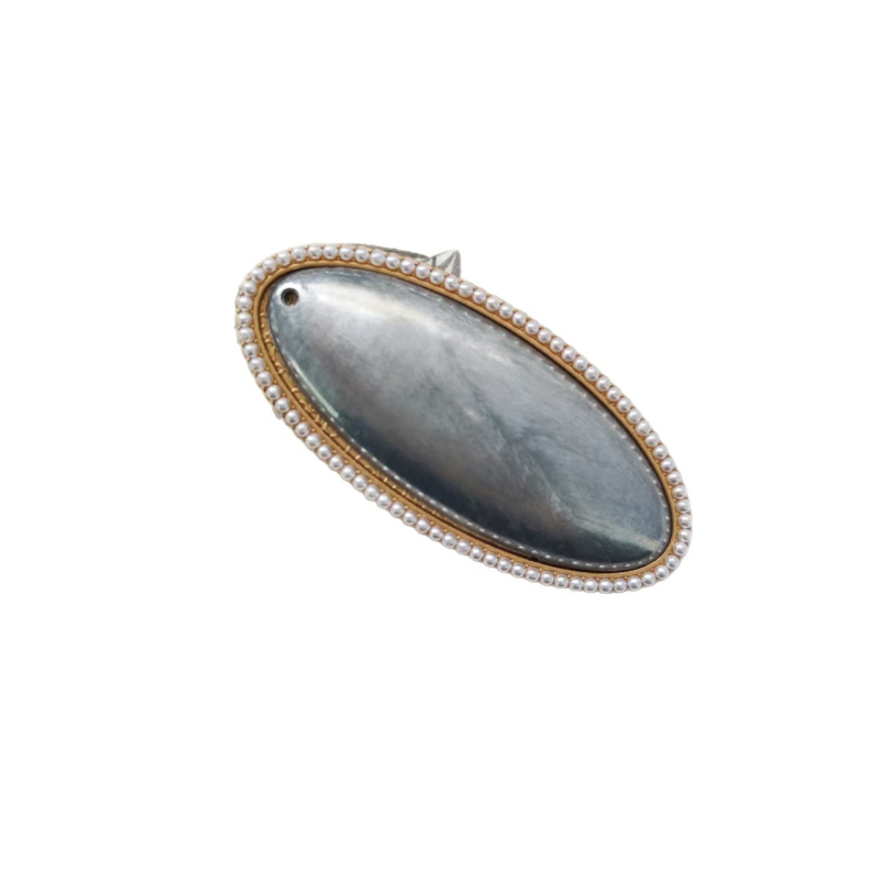 Hajcsat Song brokát stílusban, krémes édes lányos megjelenés; anyag: cinkötvözet; elektropolírozás