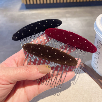 Bársony anyagú pöttyös hajcsat — geometriás kialakítás, kézzel készített, koreai stílus, 2025 ősz