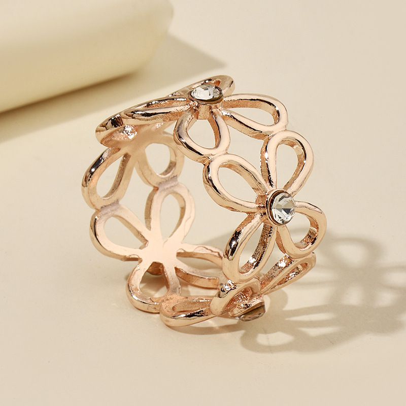 Clip pentru eșarfă din aliaj, în formă de frunză, cu diamante încrustate, metal electroplacat, nod geometric, pentru femei