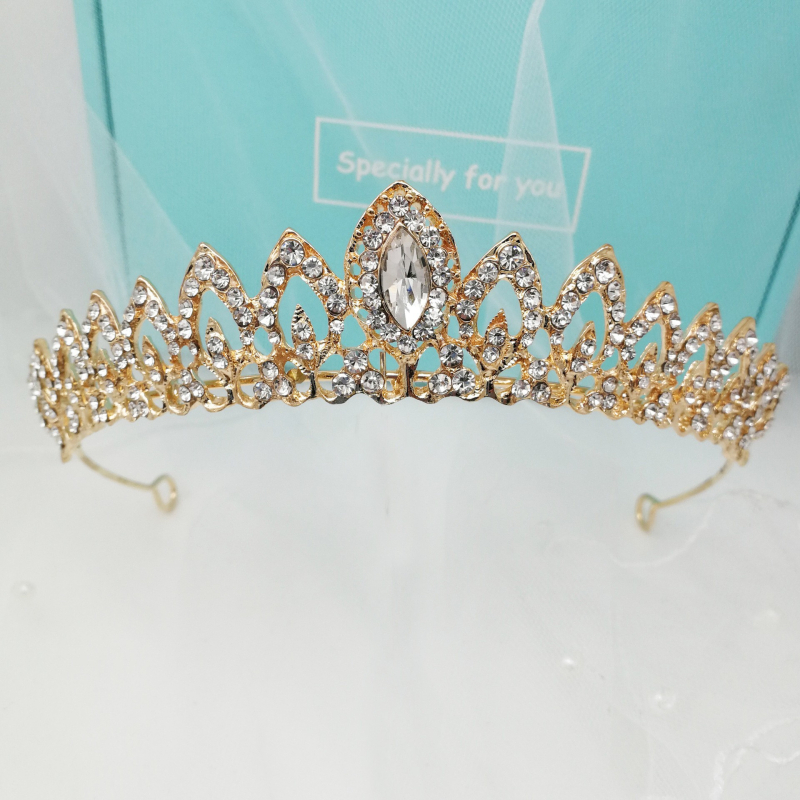 Vjenčana tiara (perlov materijal, legura, kristal, dijamantna obrada)