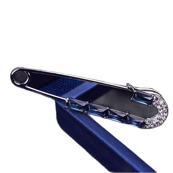 Accesorii: Chest Pin, formă stea, aliaj zinc, placare electrolitică, strângere talie