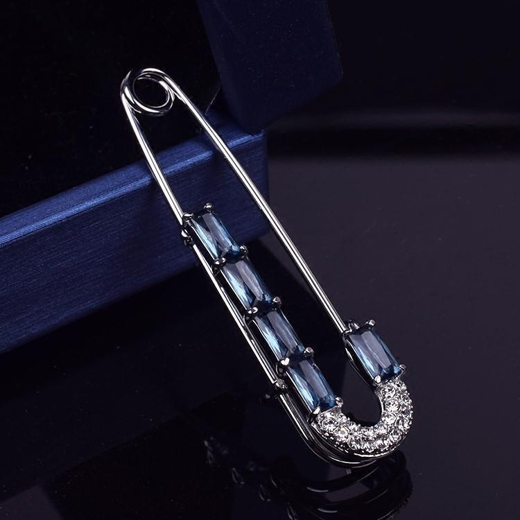 Accesorii: Chest Pin, formă stea, aliaj zinc, placare electrolitică, strângere talie