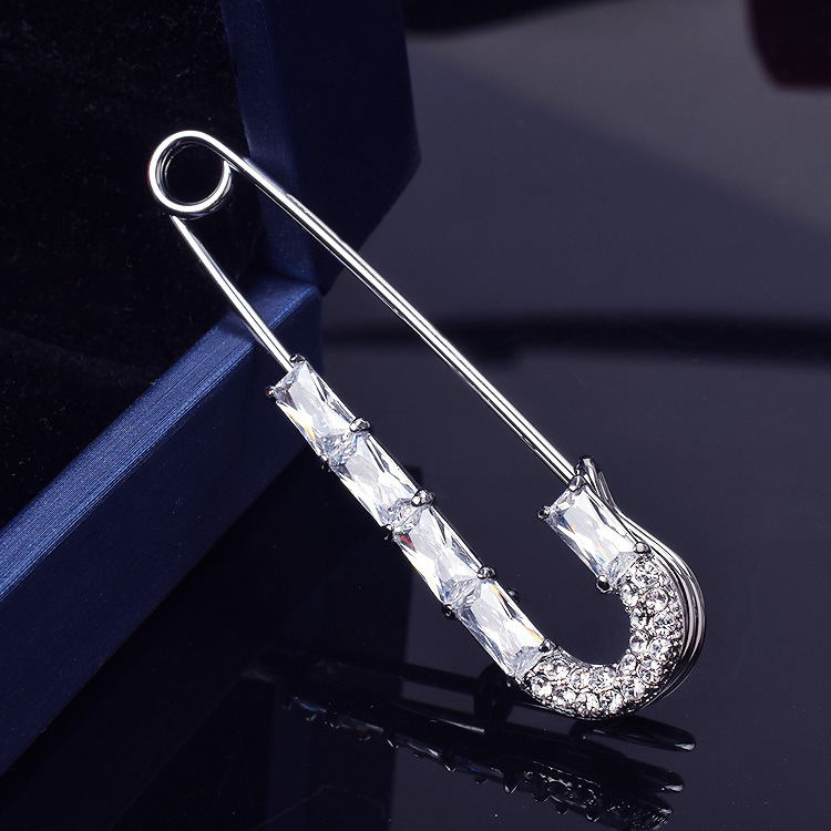 Accesorii: Chest Pin, formă stea, aliaj zinc, placare electrolitică, strângere talie