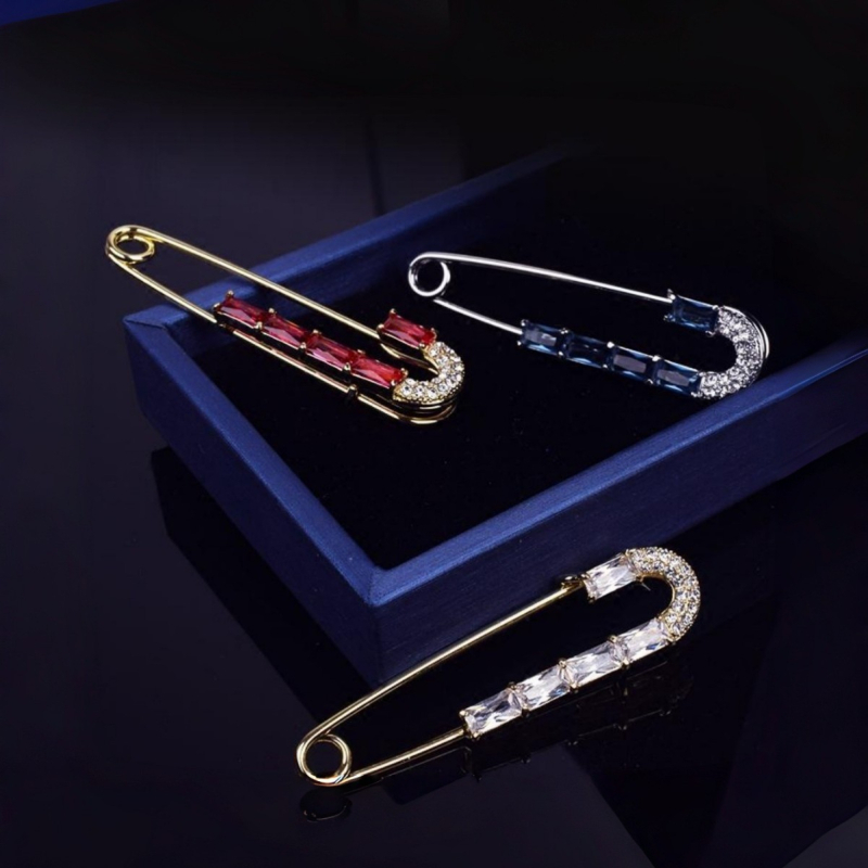 Accesorii: Chest Pin, formă stea, aliaj zinc, placare electrolitică, strângere talie