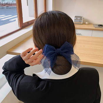 Elegáns szatén hajcsipesz kontyhálóval, kézzel készített, professzionális használatra (Anyag: Szatén; Stílus: Elegáns, professzionális; Feldolgozás: Kézzel készített; Testreszabás: Igen)