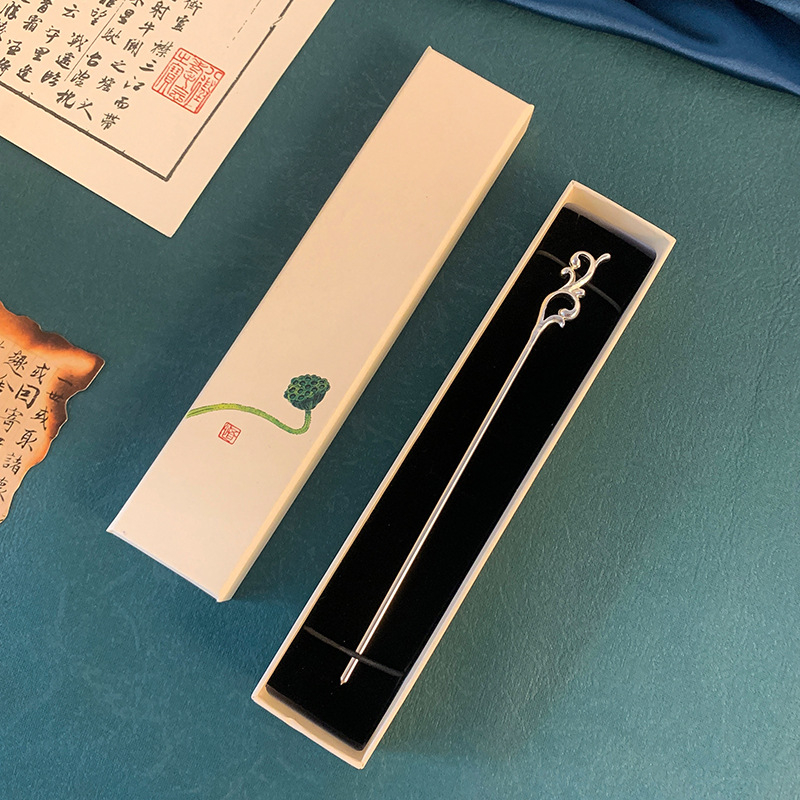 Hajtű virággal — Vintage stílus, fém, elektroplakálás (Anyag: Fém; Stílus: Vintage; Díszítés: Virág; Feldolgozás: Elektroplakálás)