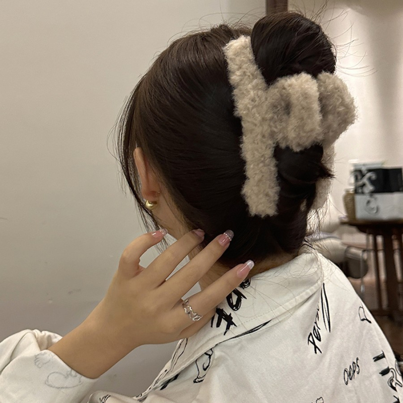 Plüss hajcsat kereszt alakú dizájnnal, báránygyapjúból, kézzel készített, gripper, koreai stílus