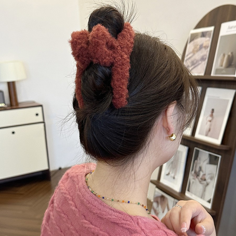 Plüss hajcsat kereszt alakú dizájnnal, báránygyapjúból, kézzel készített, gripper, koreai stílus