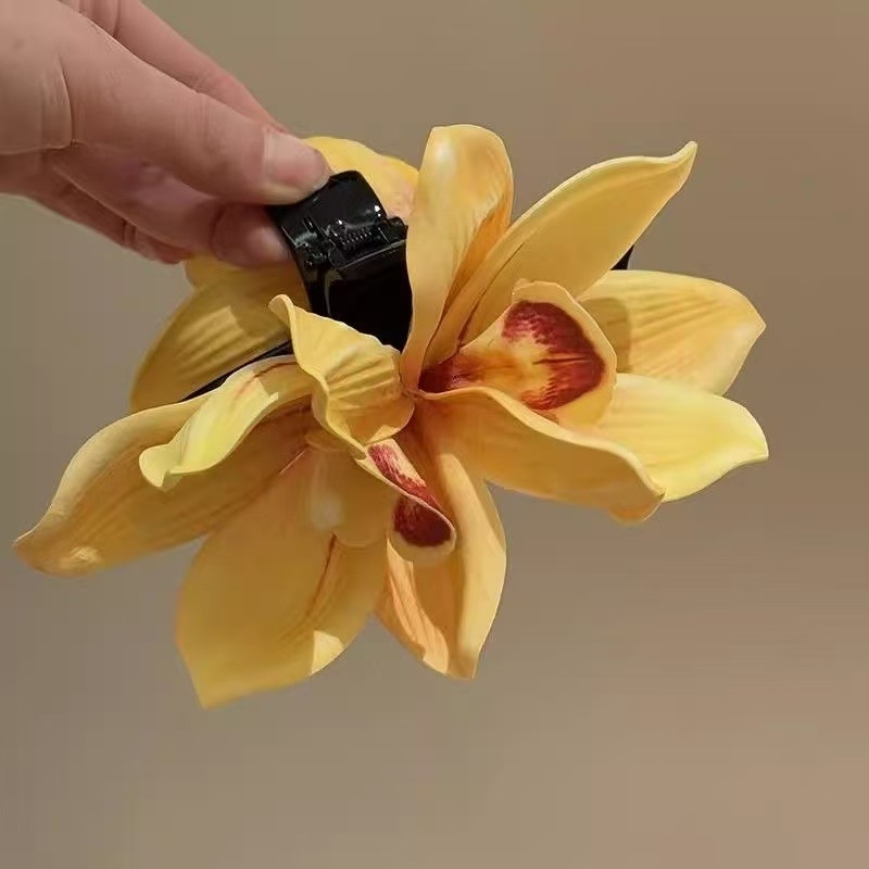 Hajcsipesz gyantából Cymbidium orchidea alakú fogóval, kézzel készített, shark clip típusú, nőknek, 2025 tavasz, pásztor stílus – friss és édes