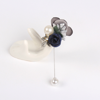 Koreai stílusú textil virág broska műgyöngy díszítéssel, sálhoz vagy kabáthoz; női dekoratív kiegészítő, elektroplattált felülettel.